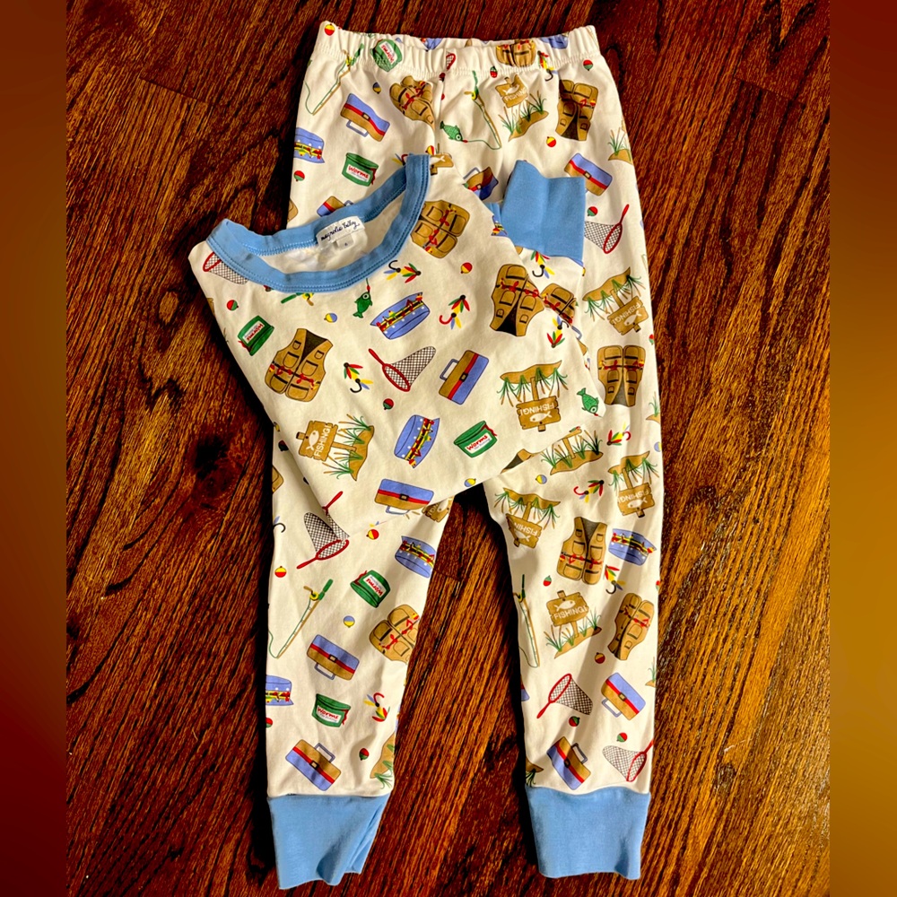 Like new (worn once) magnolia baby size 6 pajamas